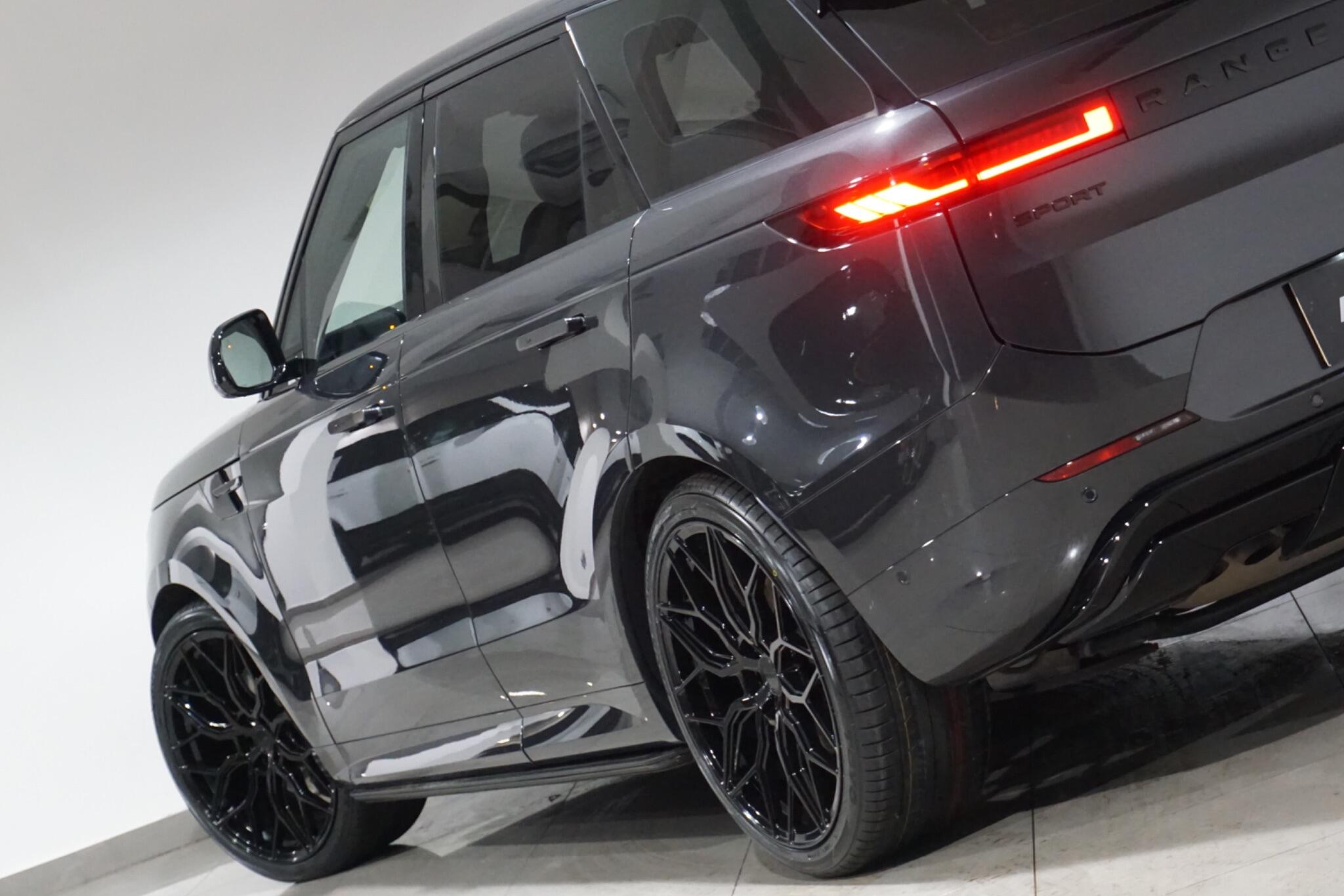 Land Rover Range Rover Sport 3.0 D300 MHEV Dynamic SE SUV 5dr Diesel Auto 4WD Euro 6 (s/s) (300 ps)